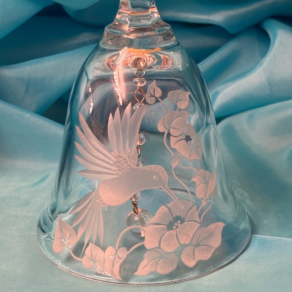 Vintage Avon 24% Full Lead Crystal Dinner Bell with Hummingbird and Flowers - Picture 7 of 13